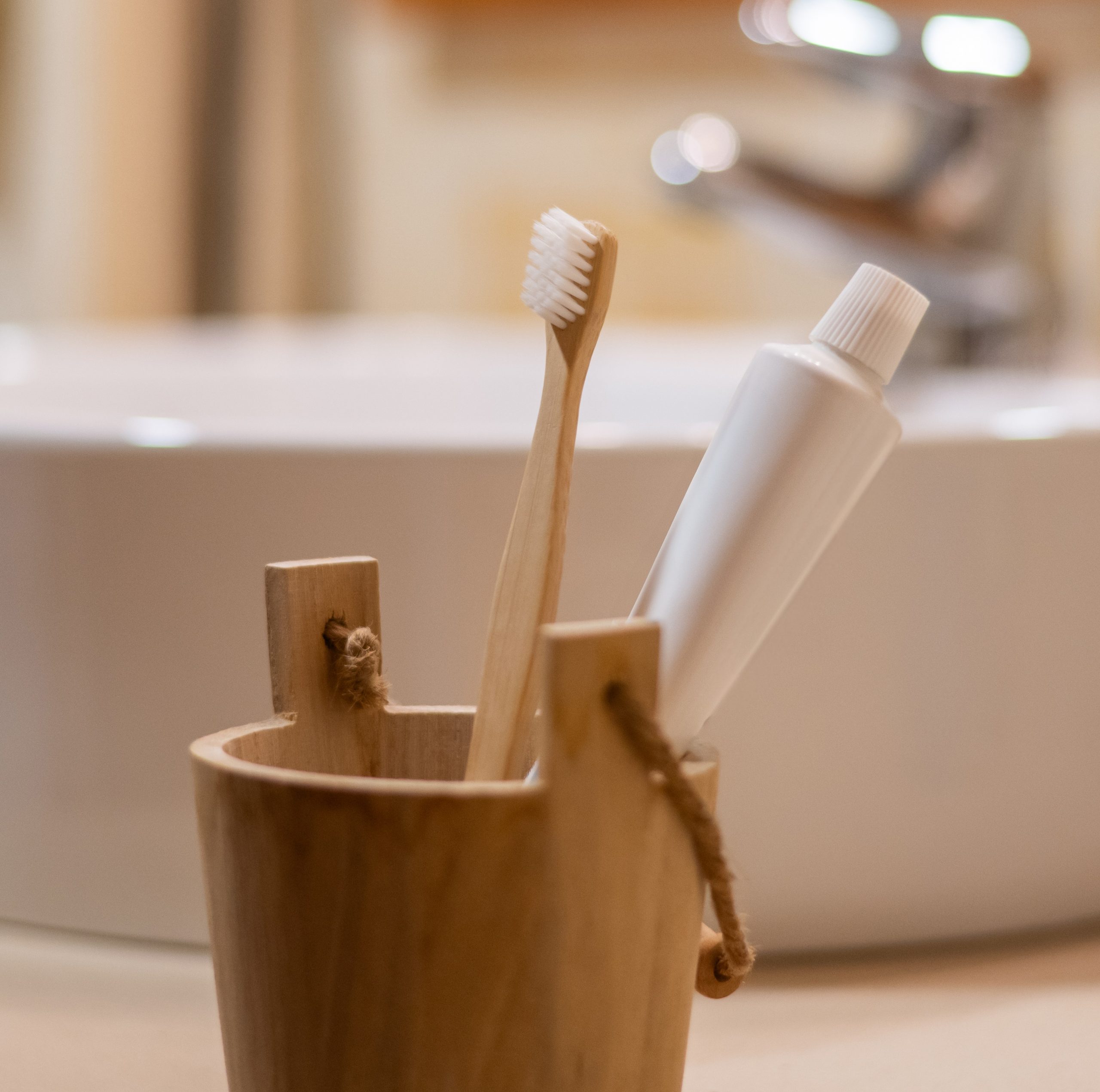 Zahnputzbecherhalter